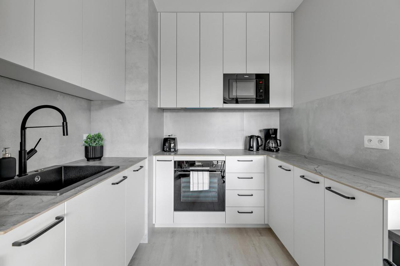 Flatbook - City Center Apartments Doki Living Danzica Esterno foto