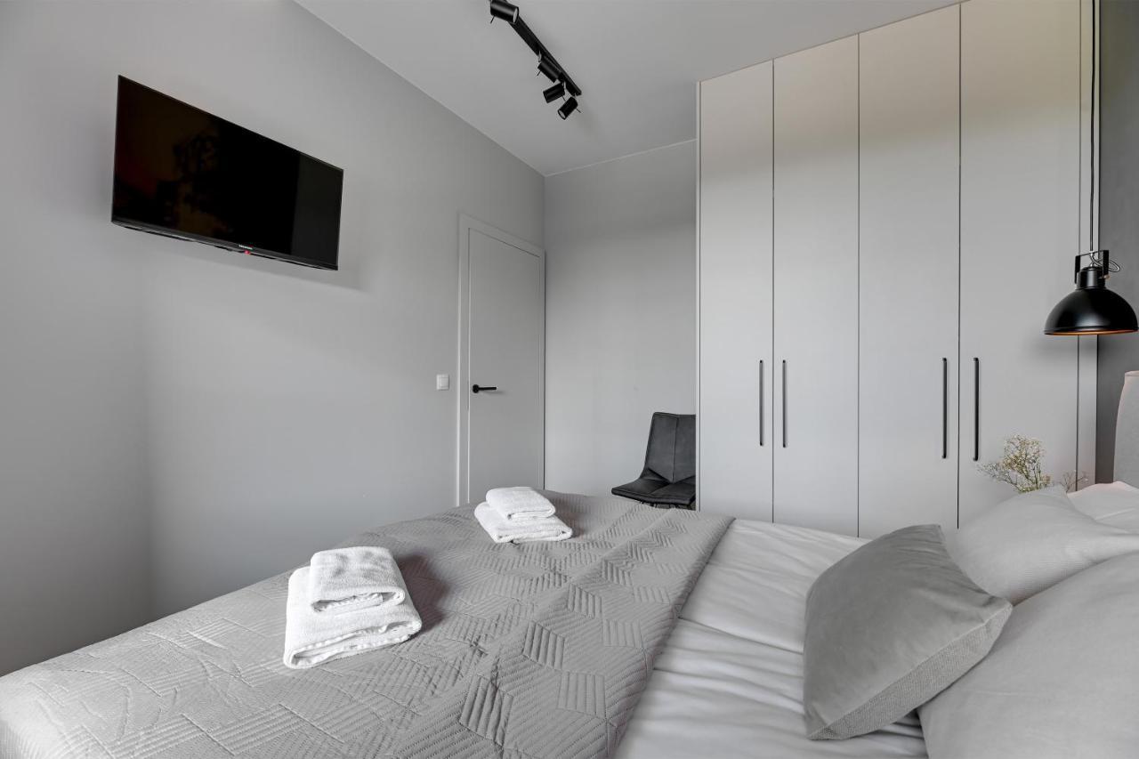 Flatbook - City Center Apartments Doki Living Danzica Esterno foto
