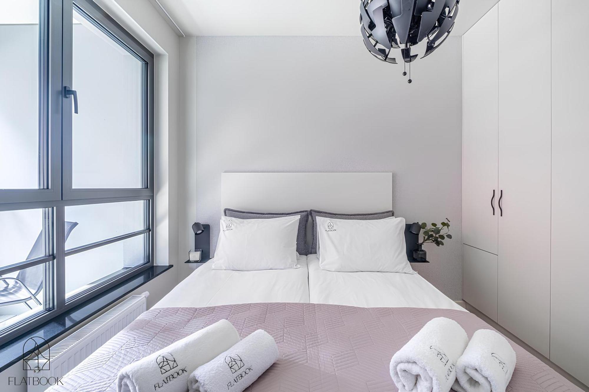 Flatbook - City Center Apartments Doki Living Danzica Esterno foto