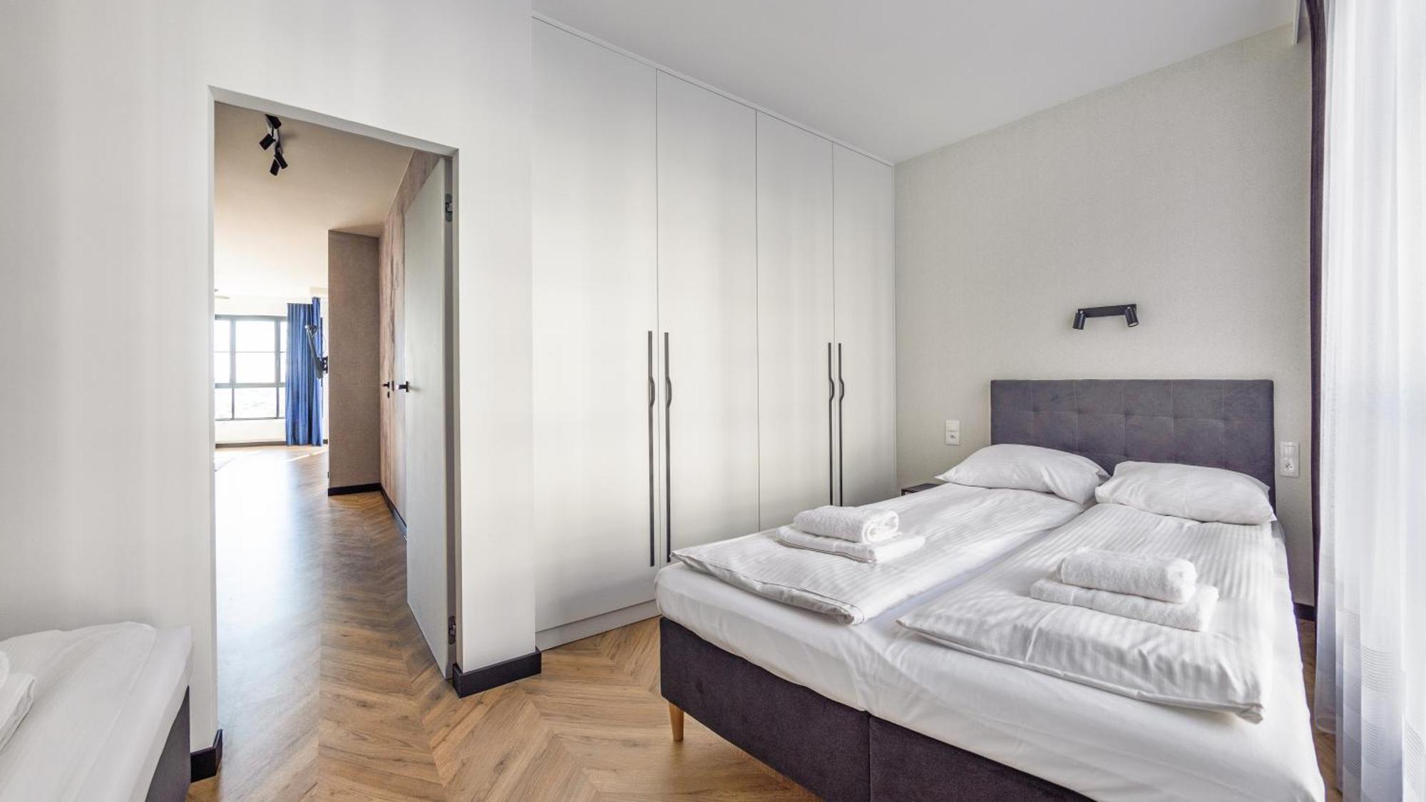 Flatbook - City Center Apartments Doki Living Danzica Esterno foto